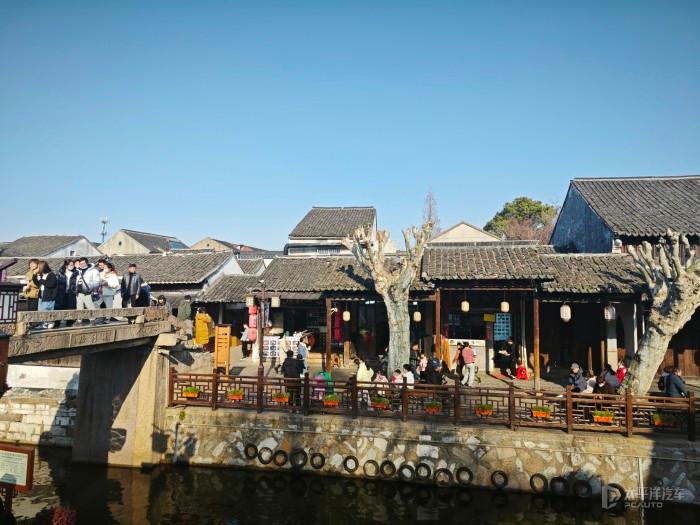 【地评线】太阳鸟时评：超126万亿元，从年报里读懂“中国信心”